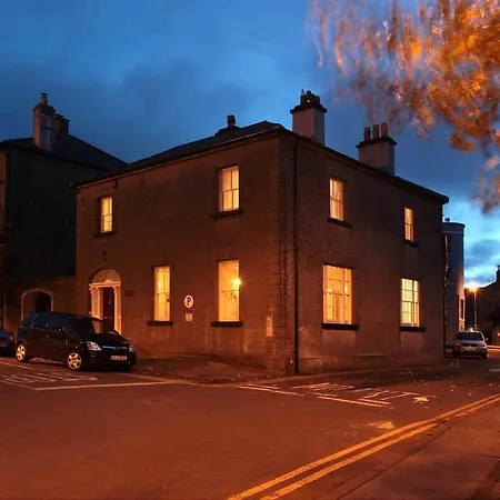 Corrib House Guest 4*