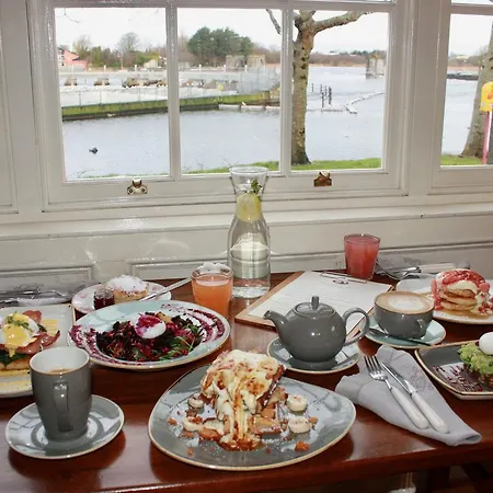 Corrib House Guest Nocleg ze śniadaniem 4*