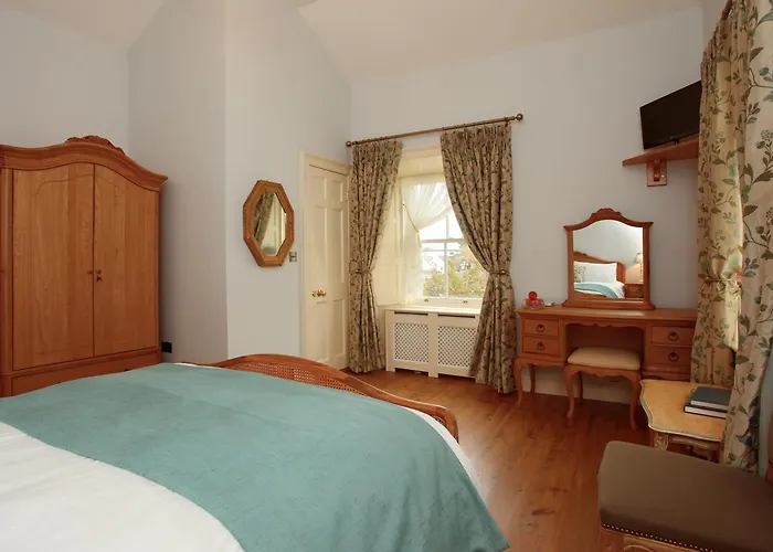 Corrib House Guest לינה וארוחת בוקר 4*