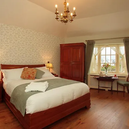 Corrib House Guest 4*