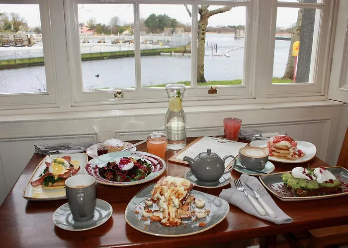 Corrib House Guest ベッド・アンド・ブレックファスト 4*